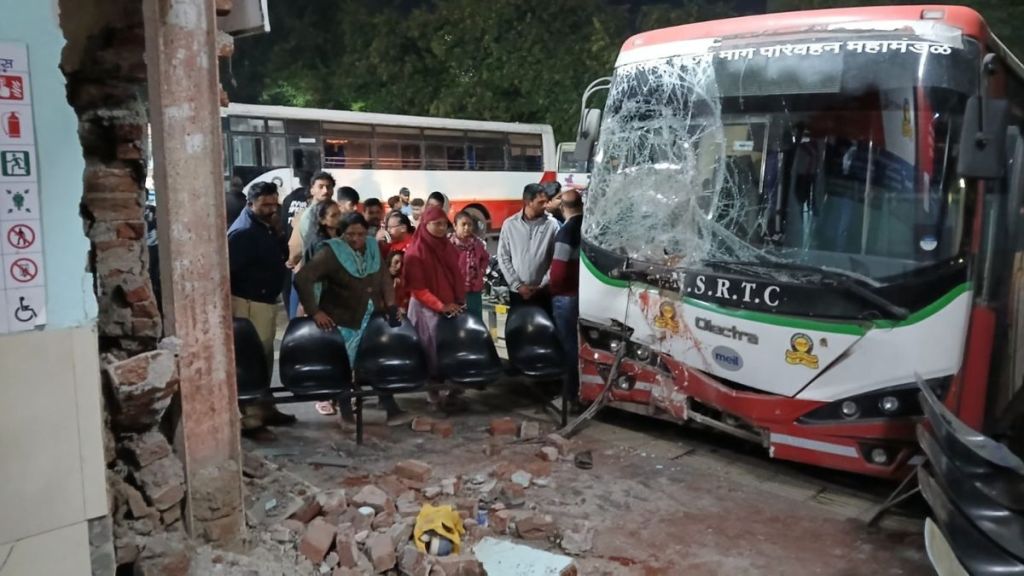 number of ST bus accidents increased in Nashik division number of ST bus accidents increased in Nashik division