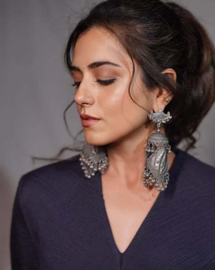the sabarmati report actress ridhi dogra, traditional look
