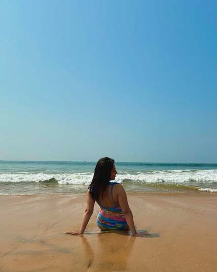 marathi Actress Goa Vacation bikini photos 