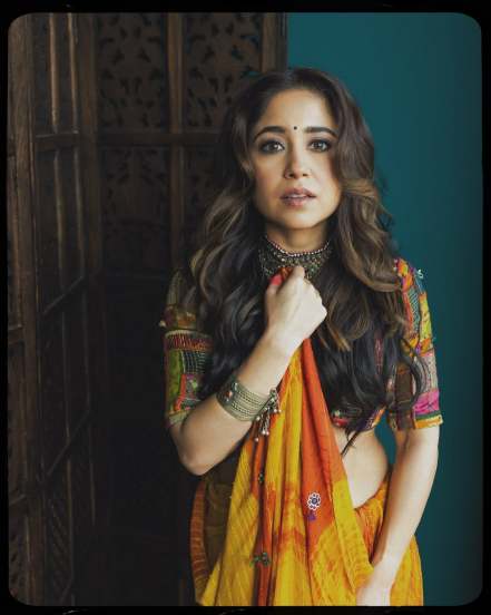 Shweta Tripathi New Photoshoot, Mirzapur actress golu new look
