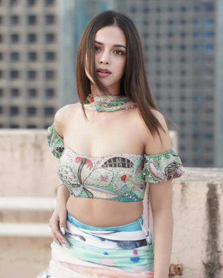 Bollywood rising Star Nitanshi Goel shares some alluring pictures on social media for filmfare ott awards 