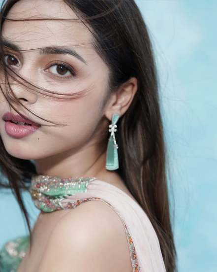 Bollywood rising Star Nitanshi Goel shares some alluring pictures on social media for filmfare ott awards 