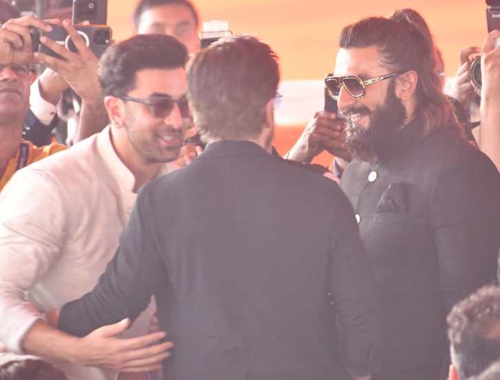 Maharashtra CM oath ceremony attended by big celebrities