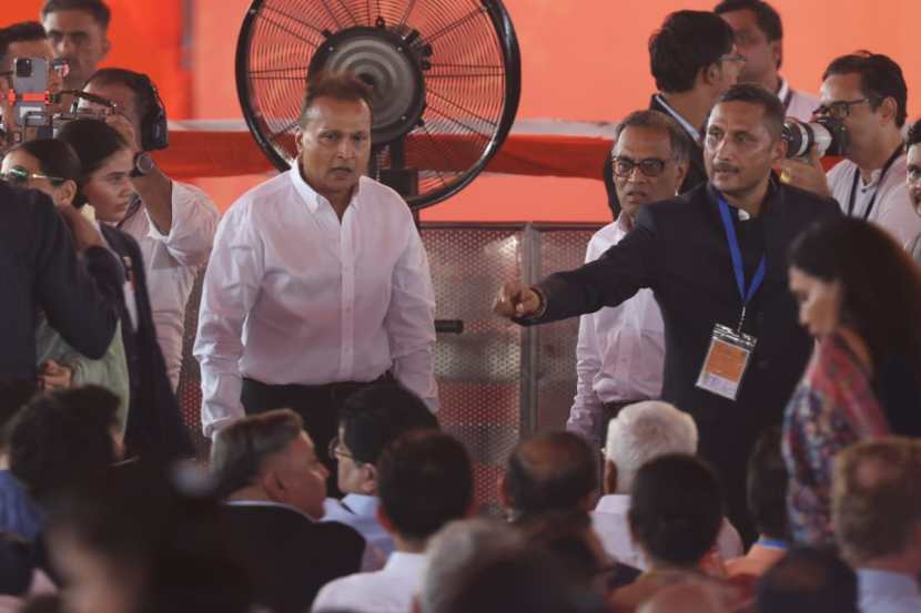 Maharashtra CM oath ceremony attended by big celebrities