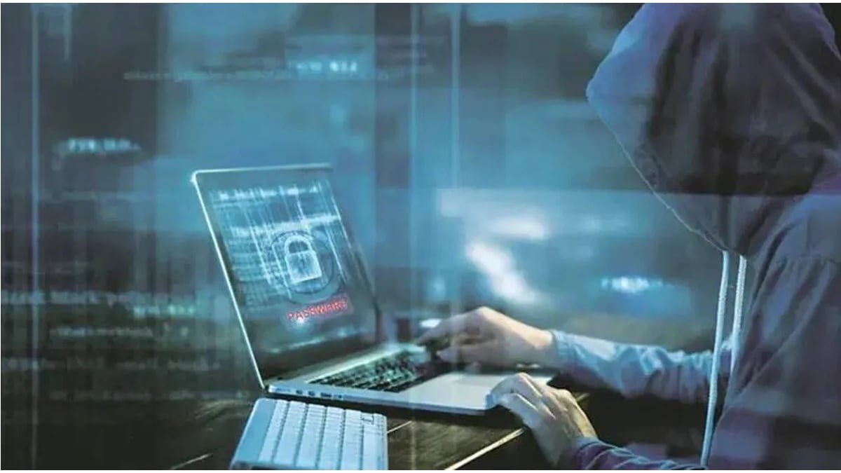 4 year old air hostess in Kalyan West cheated in online fraud