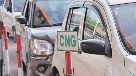 pune worker gas tank nozzle hit on eye