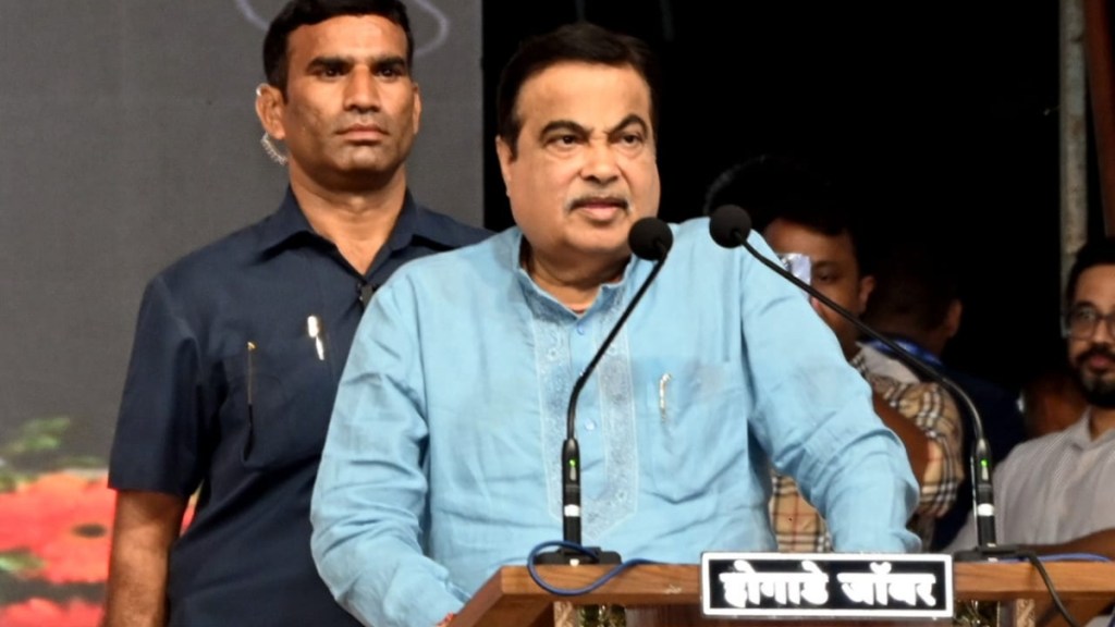 nitin gadkari gets back seat next to amit shah in lok sabha
