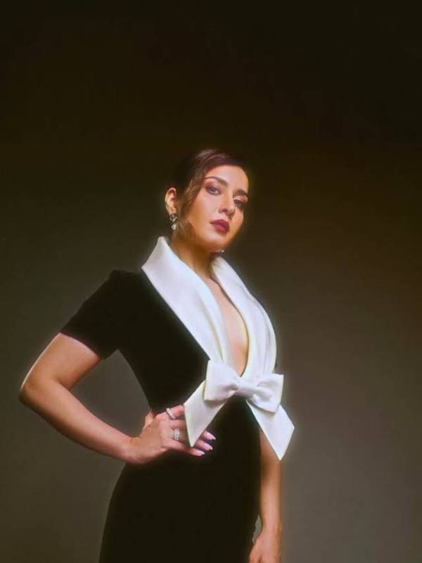 raashi khanna looks glamorous in black bow dress