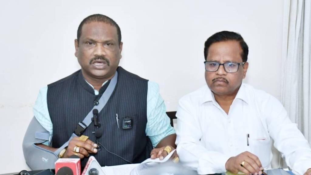 massive agitation organised against mla bhaskar jadhav in vikas jadhav attack case massive agitation organised against mla bhaskar jadhav in vikas jadhav attack case