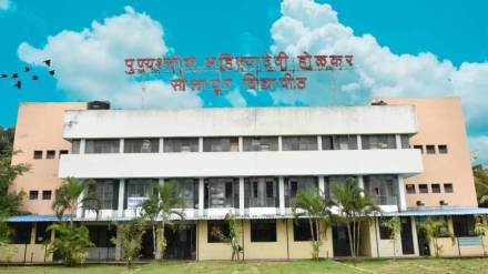 Solapur University students art at Raj Bhavan