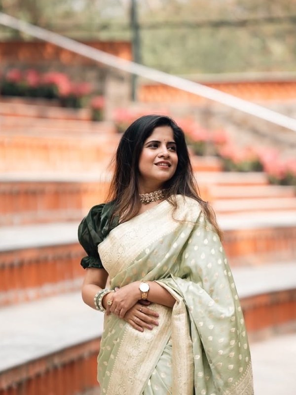 Amruta Deshmukh Pastel Saree Look