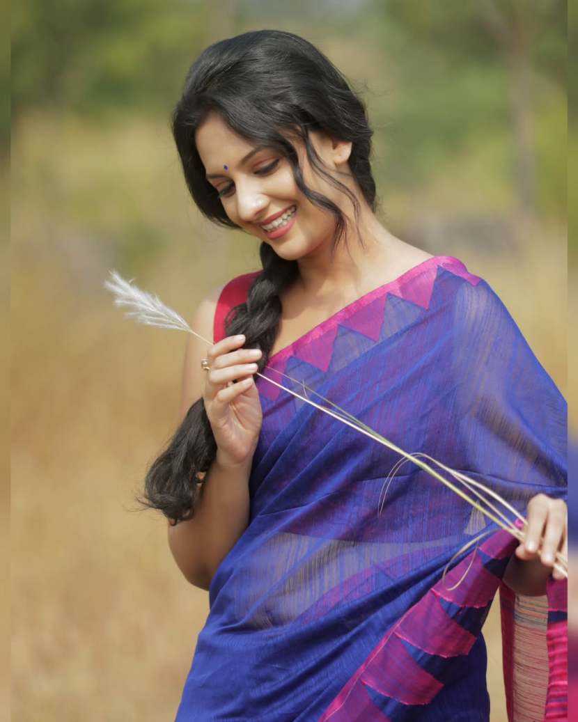 Makar Sankranti 2025 Black Saree Look