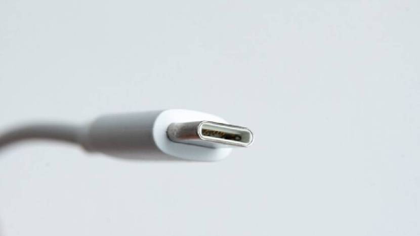 How to Clean Phone Charger