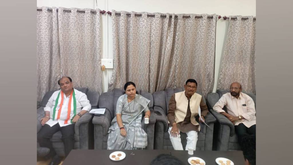 Congress leaders Subhash Dhote and Pratibha Dhanorkar accused BJP government doubting Election Commission s functioning