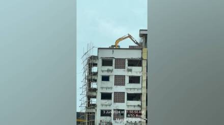 Court comments on demolishing rehabilitation building in Maharashtra Sadan objecting to municipality actions Court comments on demolishing rehabilitation building in Maharashtra Sadan objecting to municipality actions