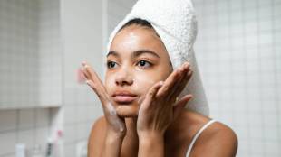 Take precautions while using a facewash or it may damage your skin