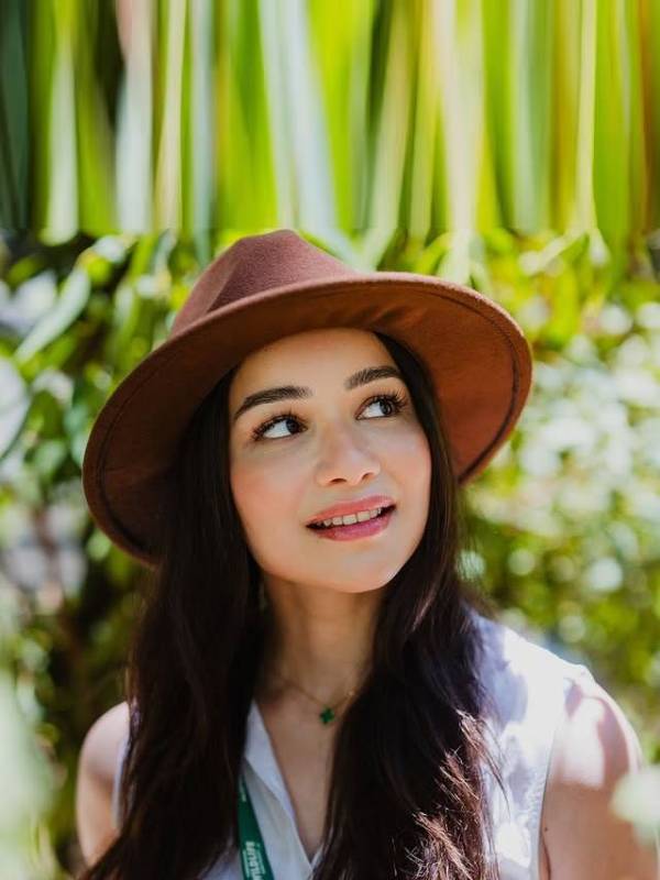 Sara tendulkar with kangaroo photos