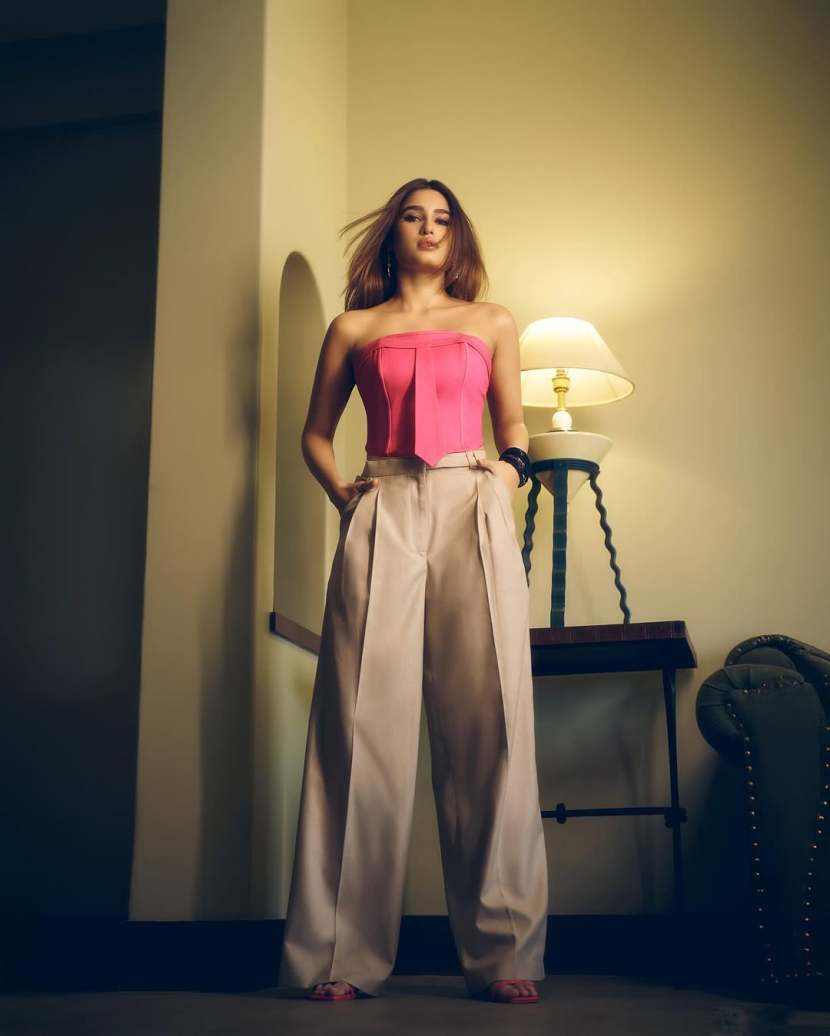 Raveena Tandon 2.0 Rasha Thadani has the Natural beauty of mother Raveena Tandon new picture azaad release