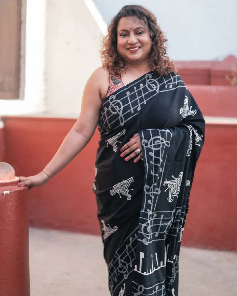 Trupti Akkalwar Black Cotton Saree Look