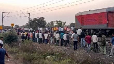 jalgaon railway accident pushpak express residents of Nepal jalgaon railway accident pushpak express residents of Nepal