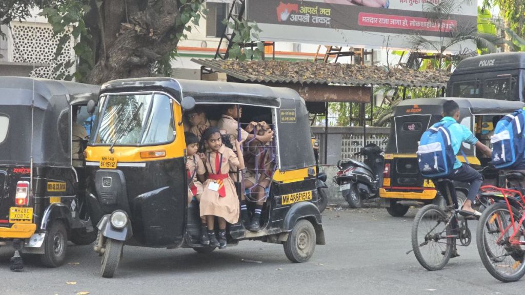 Dangerous transportation of students by vehicle continues in Vasai Possibility of accident