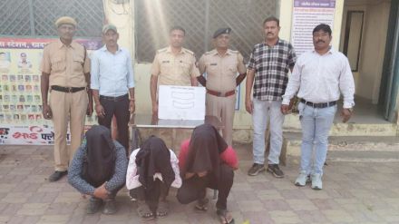 Three young man arrested for defrauding finance company by passing off fake gold as real Three young man arrested for defrauding finance company by passing off fake gold as real