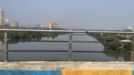 Safety equipment finally on Kalwa bridge Safety equipment finally on Kalwa bridge