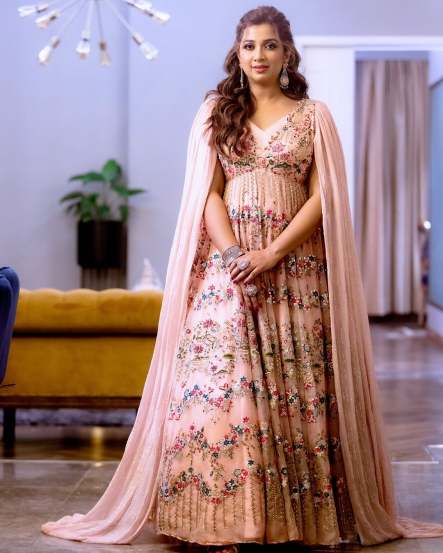 Shreya Ghoshal shares pictures in blue lehenga with floral jacket on social media