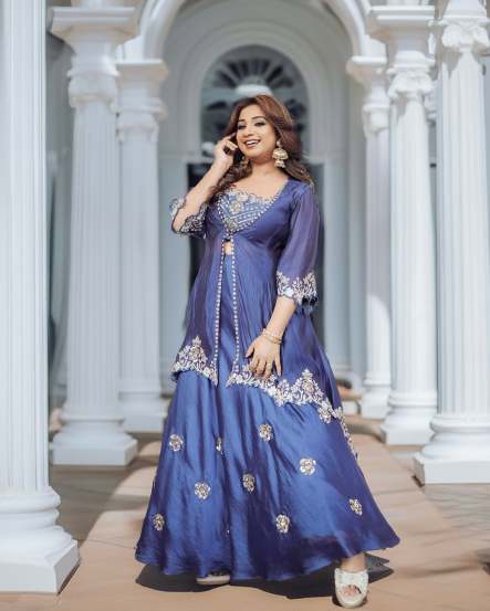 Shreya Ghoshal shares pictures in blue lehenga with floral jacket on social media