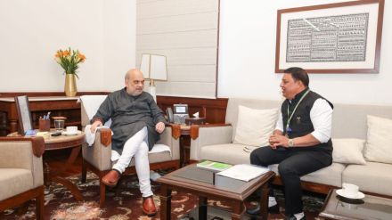 Sharad Pawar group MP Suresh Mhatre met Union Minister Amit Shah Sharad Pawar group MP Suresh Mhatre met Union Minister Amit Shah