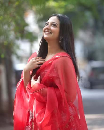 आतादेखील तेजश्री निर्सगाच्या साधिन्यात रमली आहे. याचे फोटो ती इन्स्टाग्राम स्टोरीवर शेअर करत आहे.