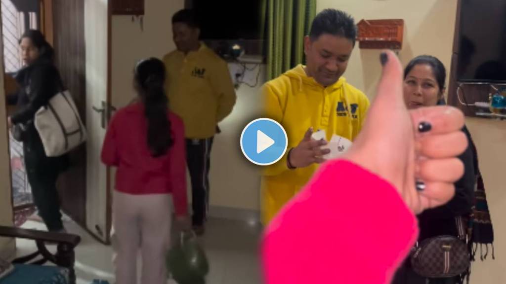 Video shows on rose day husband Plan Surprise for wife Video shows on rose day husband Plan Surprise for wife