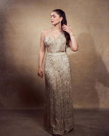 Sara Tendulkar Glamours Instagram pictures