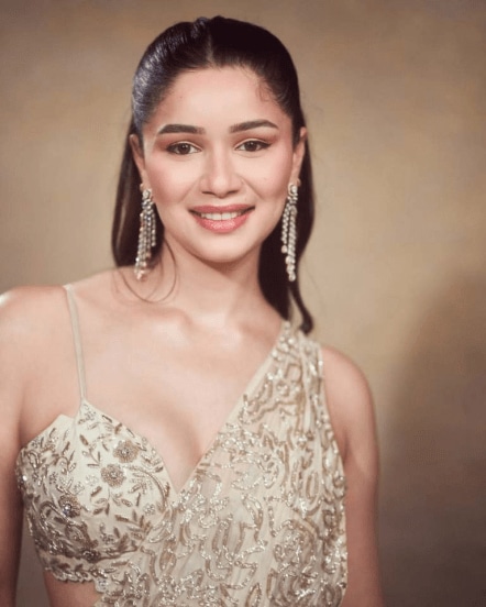 Sara Tendulkar Glamours Instagram pictures