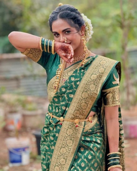 Amruta Dhongade Kolhapur ambabai darshan