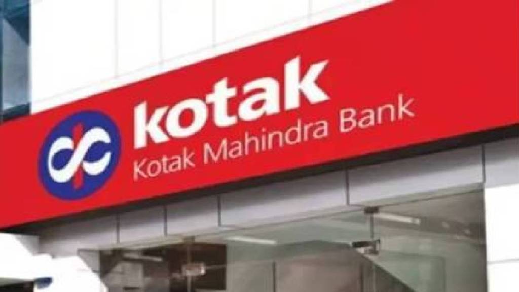 कोटक महिंद्रा बँकेवरील निर्बंध मागे; नवीन क्रेडिट कार्ड वितरीत करण्यास मुभा