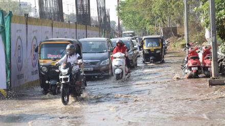 metro work nigdi aqueduct burst Millions liters of water wasted primpari chinchawad