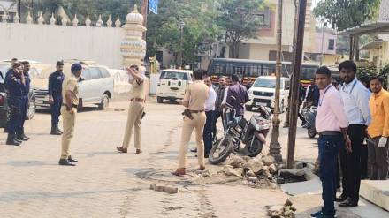 firing incident Gurudwara area Nanded morning gate firing incident Gurudwara area Nanded morning gate