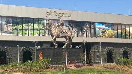 pune airport opens reading lounge for passengers