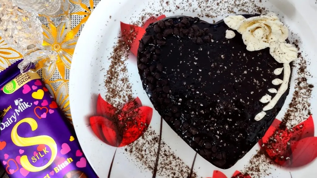 Valentine Special Lava Cake Recipe in Marathi Valentine Special Lava Cake Recipe in Marathi