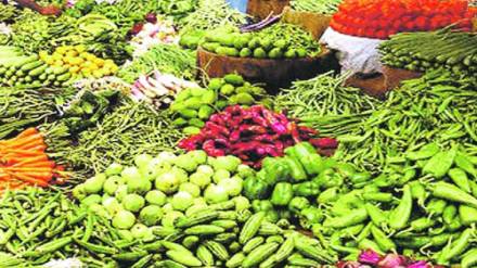 Rain reduced wholesale fruit and vegetable supply raising prices of tomatoes peppers cauliflower