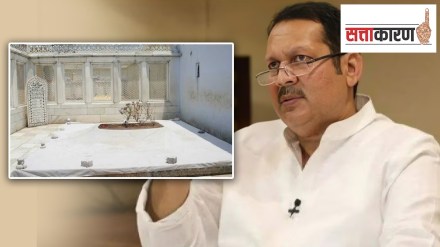 Politics on Aurangzeb Tomb