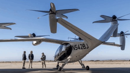 American company ready to fly air taxi for office workers