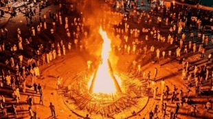 Spiritual significance of Holi fire