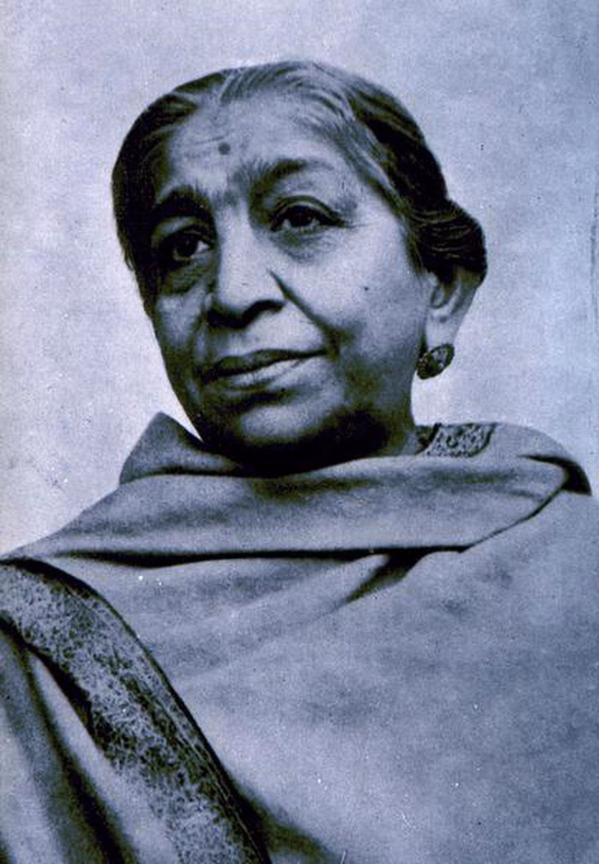 २. सरोजिनी नायडू (१८७९-१९४९)सरोजिनी नायडू, ज्यांना 