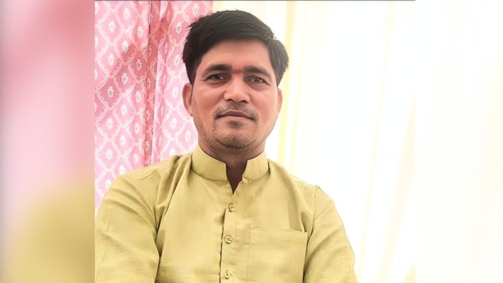 Young Farmer Award winner Kailas Nagare commits suicide Young Farmer Award winner Kailas Nagare commits suicide