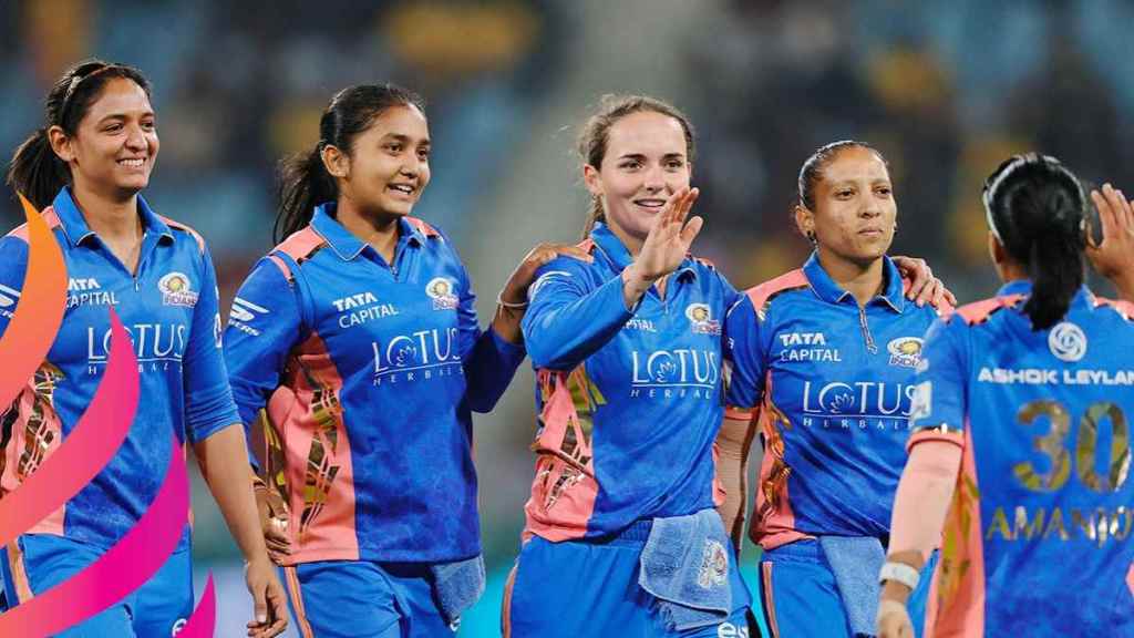 MI-W vs GG-W WPL Eliminator 2025 Live Cricket Score in Marathi