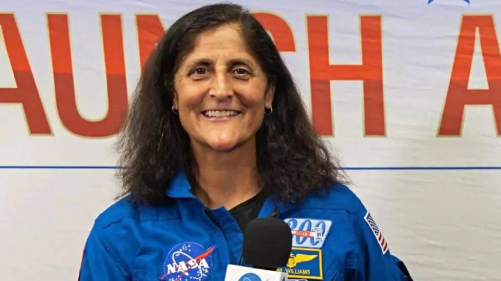 NASA Astronaut Sunita Williams Monthly Salary in Marathi NASA Astronaut Sunita Williams Monthly Salary in Marathi