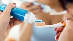 How Much Toothpaste Is Safe To Apply on brush