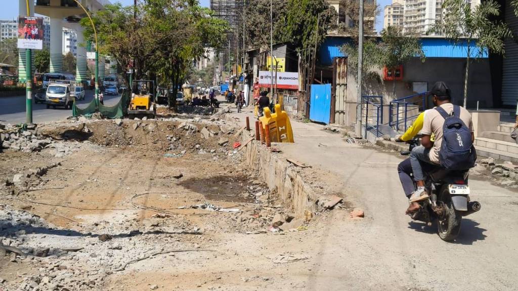 citizens are shocked by excavations and dust on ghodbunder road making it very dusty citizens are shocked by excavations and dust on ghodbunder road making it very dusty